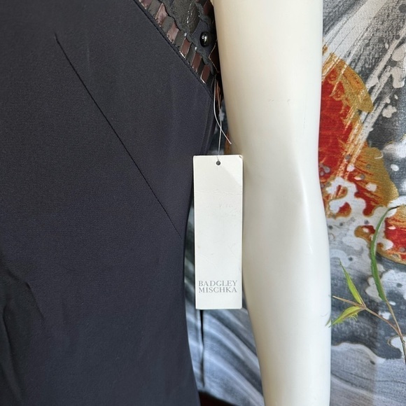 Authentic BADGLEY MISCHKA NWT BLACK LEATHER TRIM COCKTAIL SHEATH DRESS SIZE 0 - Picture 5 of 11